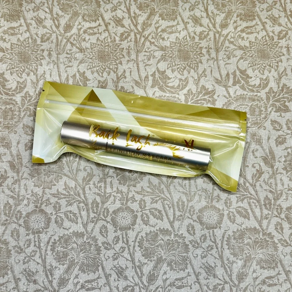 CLOSEOUT!! Belle by Kim Gravel XL Back Lash Tubing Mascara - Black